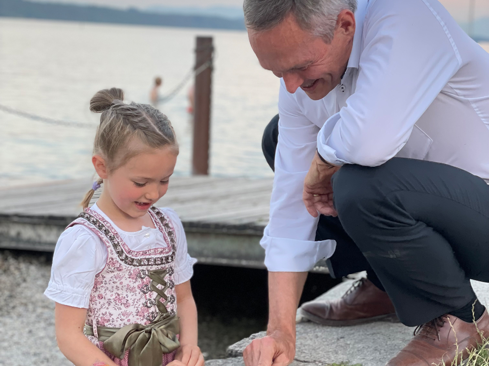 P Prof. Dr. Thomas Eder bei Sonnenuntergang am Starnberger See